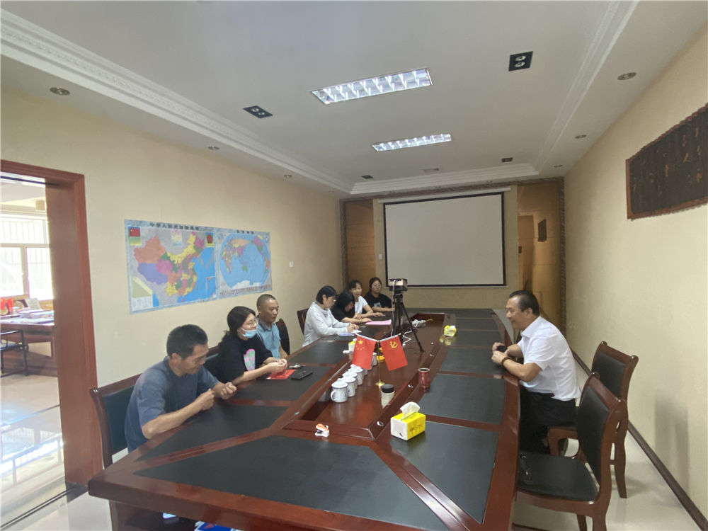 “關(guān)愛員工，情系學(xué)子”易順公司董事長為員工子女發(fā)放助學(xué)金