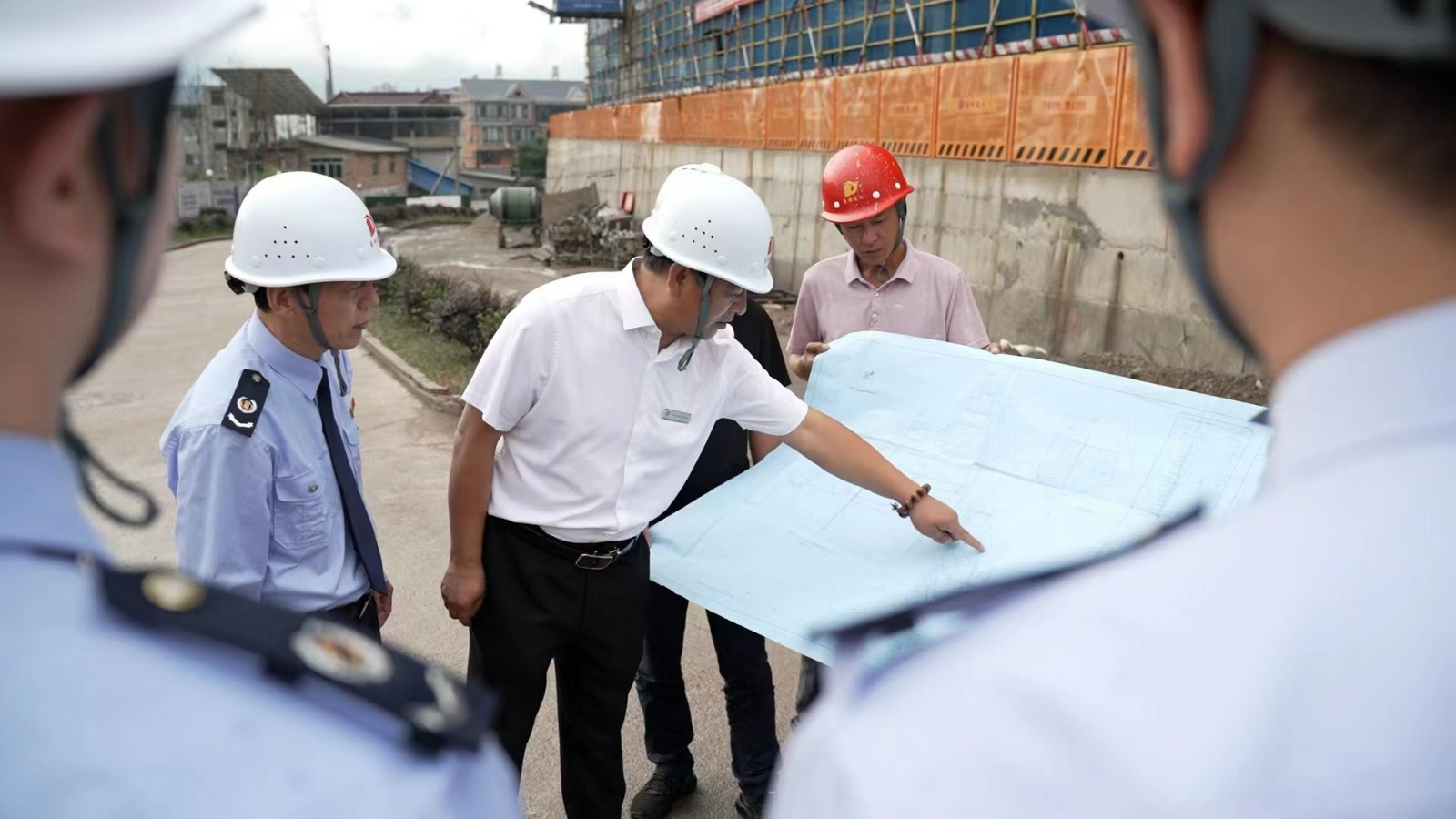 松溪縣稅務局嵌入“項目管家”服務，為易順建工集團重點項目提供稅收服務