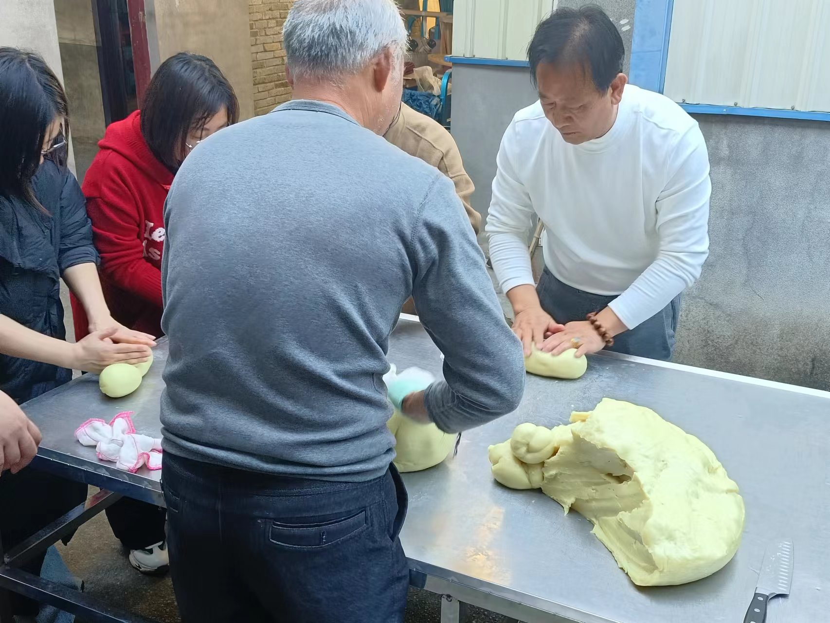 易順建工集團：體驗黃粿制作，傳承傳統(tǒng)文化