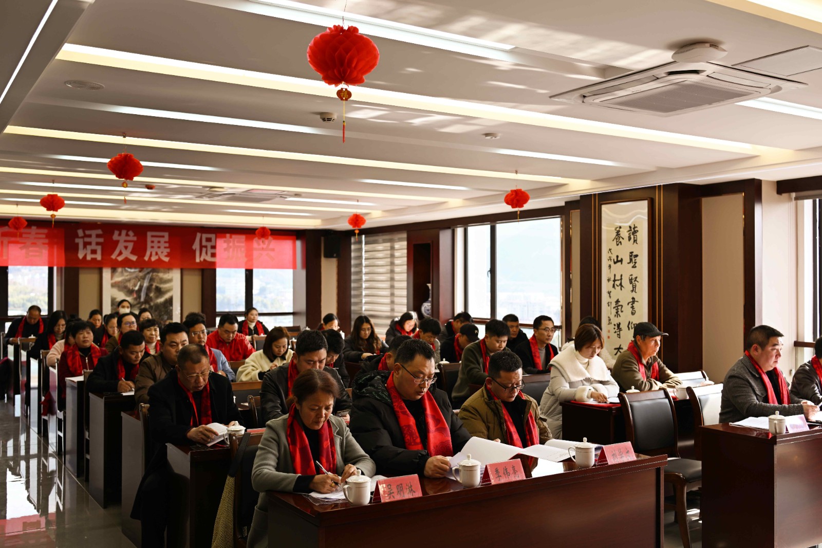 喜報(bào)！易順建工集團(tuán)有限公司李易順董事長連任松源街道商會(huì)第二屆會(huì)長